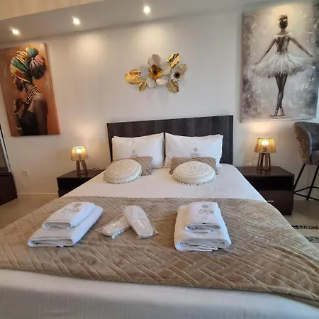 Lazuli Sea View Beachfront Nr 305 라르나카