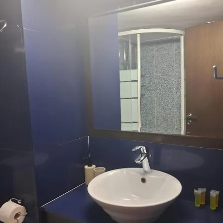 Lazuli Sea View Beachfront Nr 305 아파트