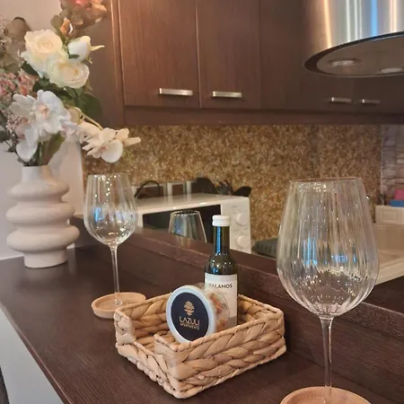 Lazuli Sea View Beachfront Nr 305 아파트 라르나카