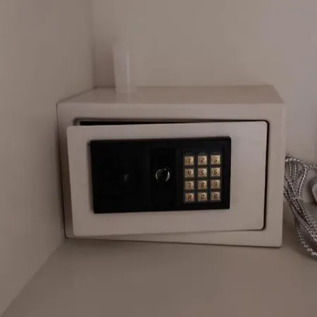 아파트 Lazuli Sea View Beachfront Nr 305 라르나카