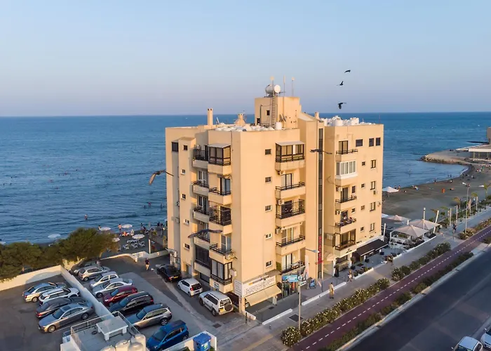 Lazuli Sea View Beachfront Nr 305 * Larnaca