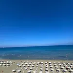 Lazuli Sea View Beachfront Nr 305