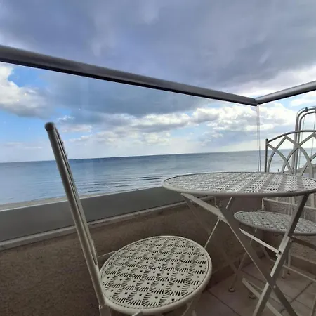 Lazuli Sea View Beachfront Nr 305