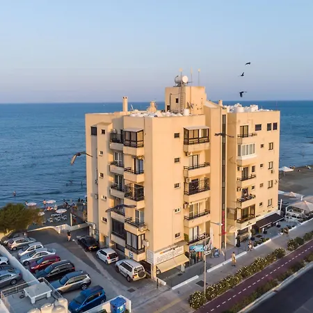 Lazuli Sea View Beachfront Nr 305 * Larnaca