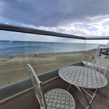 Appartamento Lazuli Sea View Beachfront Nr 305 Larnaca