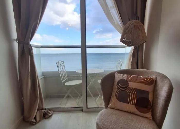 Lazuli Sea View Beachfront Nr 305 Larnaca