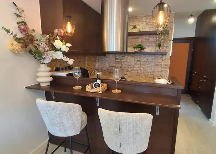 Lazuli Sea View Beachfront Nr 305 דירה לרנקה