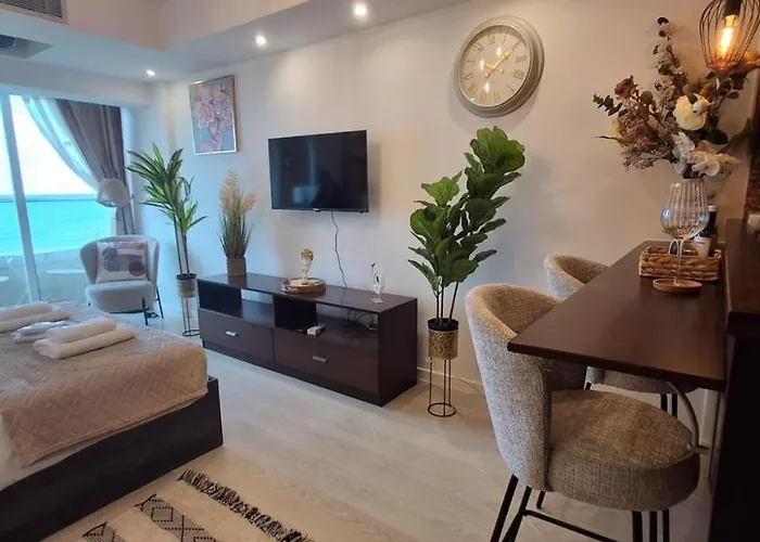 Lazuli Sea View Beachfront Nr 305 *